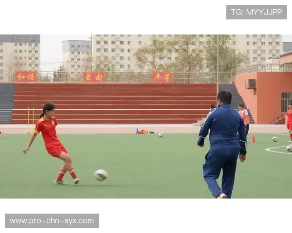 足球俱乐部在青训中开展家长教育与家校沟通日建立信任机制，足球俱乐部及家长的一封信